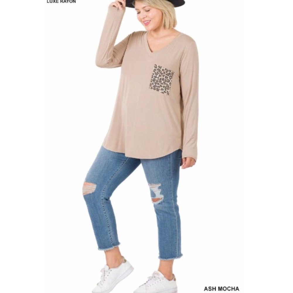 Zenana Long Sleeve V-Neck Leopard Print Pocket TOP